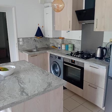 Superbe Appartement T2 Cuers Eksteriør bilde