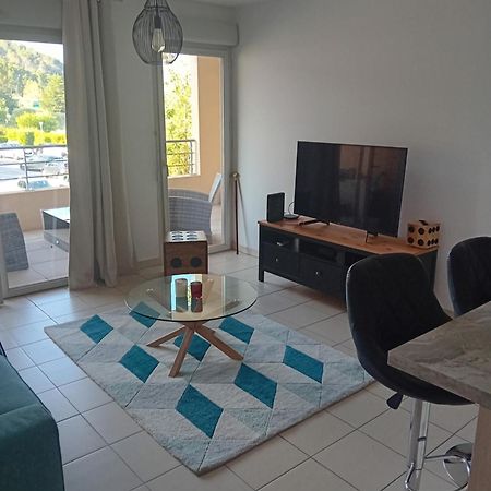 Superbe Appartement T2 Cuers Eksteriør bilde